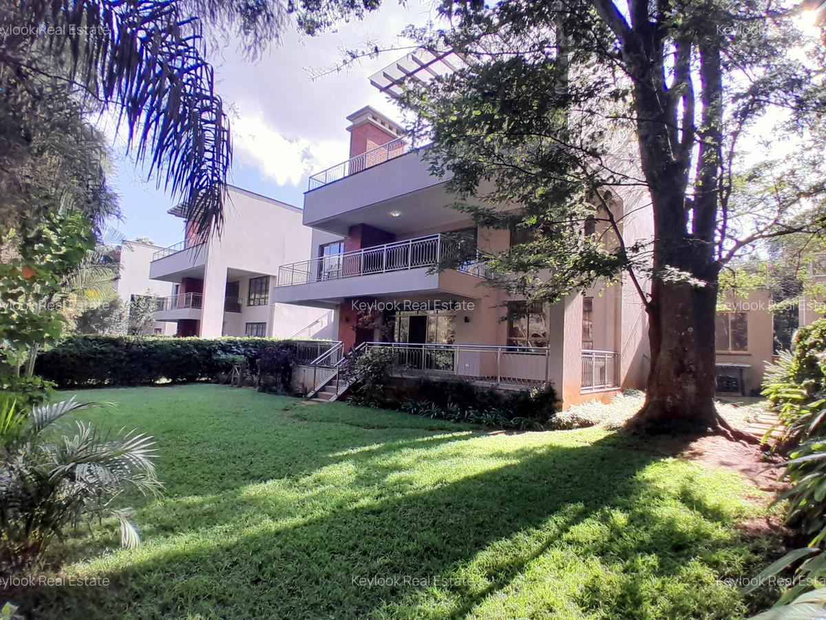 5 Bed Villa with En Suite at Lavington - 1