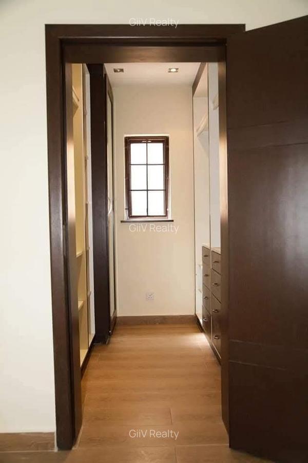 3 Bed Apartment with En Suite in Riverside - 15