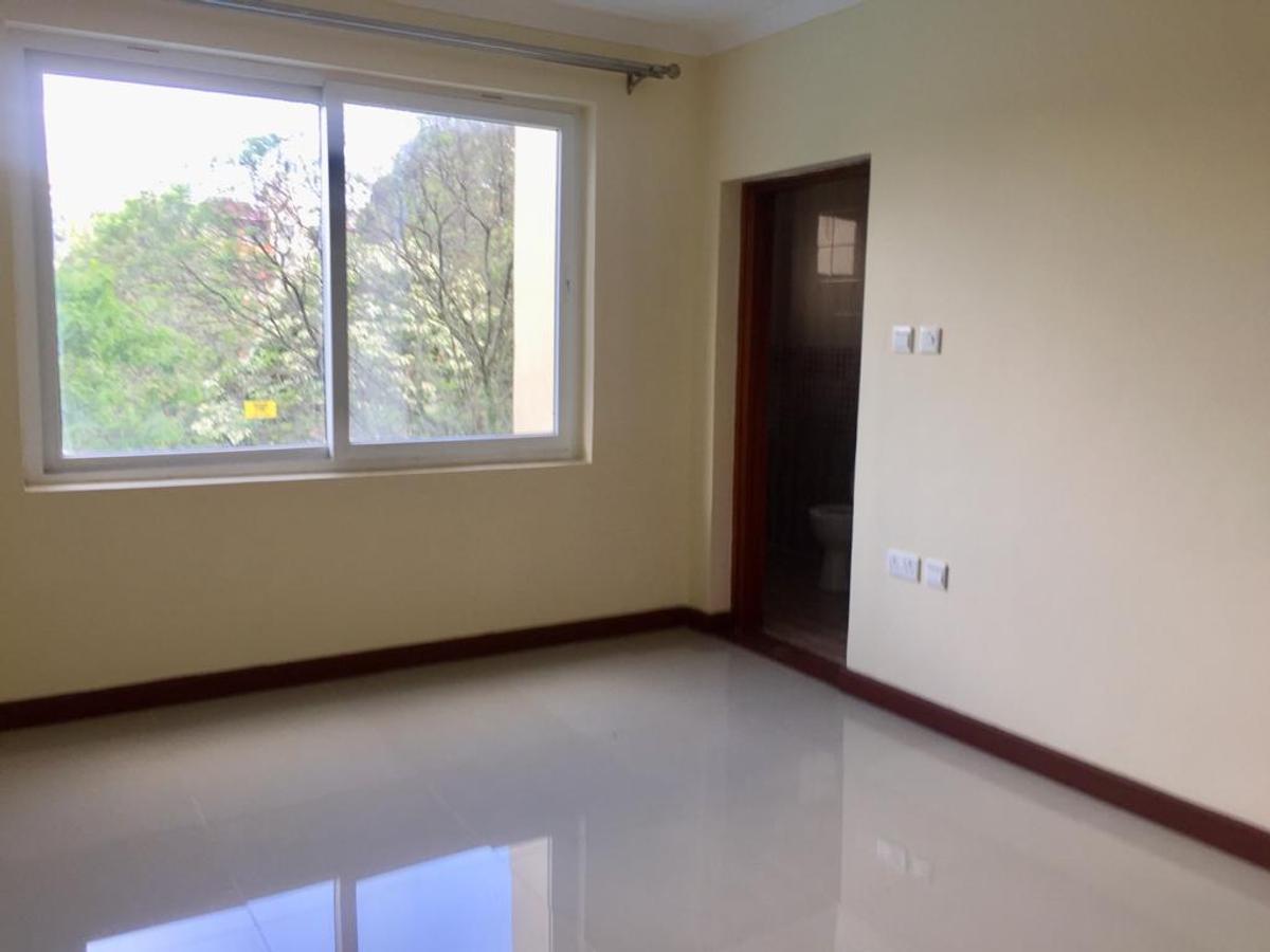 3 Bed Apartment with En Suite in Kilimani - 14