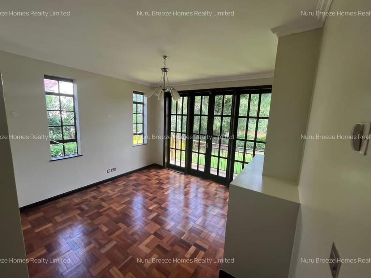 4 Bed Townhouse with En Suite in Rosslyn - 11