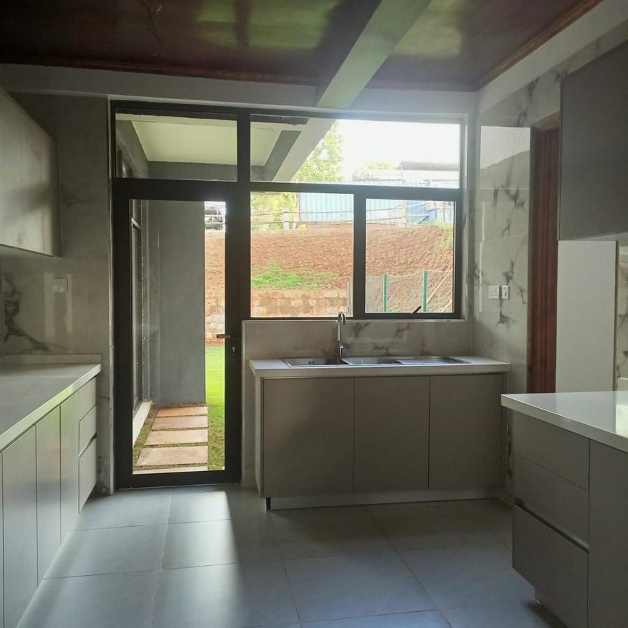 5 Bed Townhouse with En Suite at Kiambu - 14