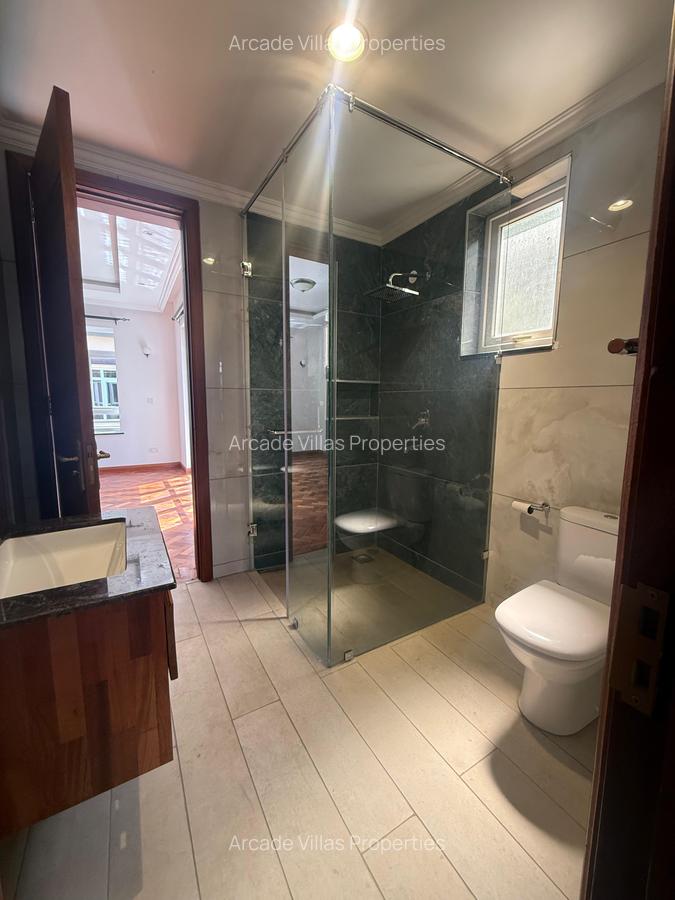 5 Bed Townhouse with En Suite in Lavington - 9