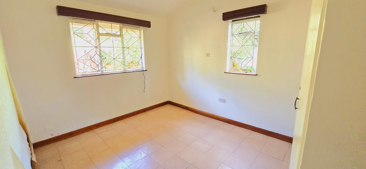 4 Bed House with En Suite at Redhill Road - 18