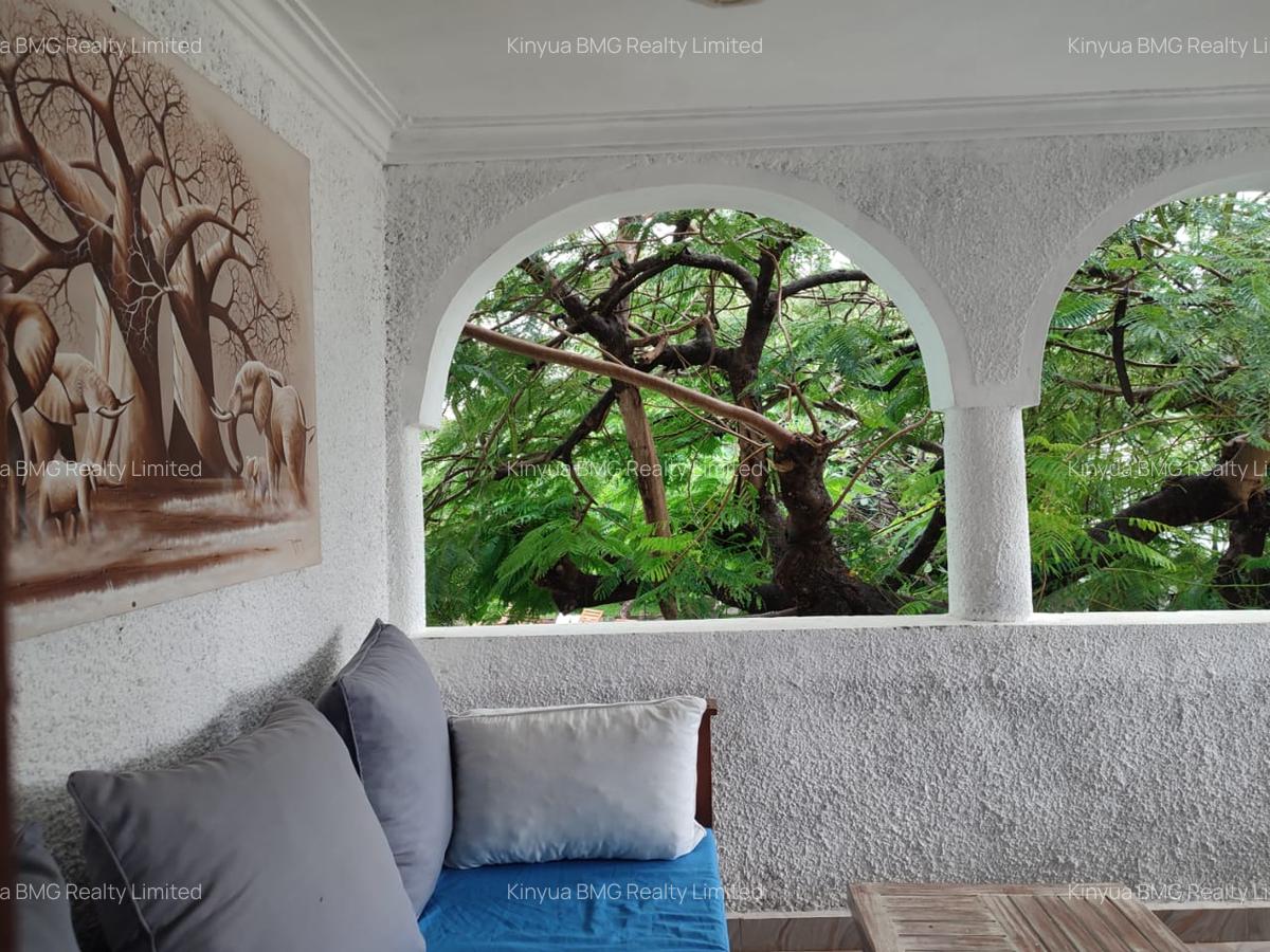 Serviced 3 Bed Apartment with En Suite in Malindi - 4