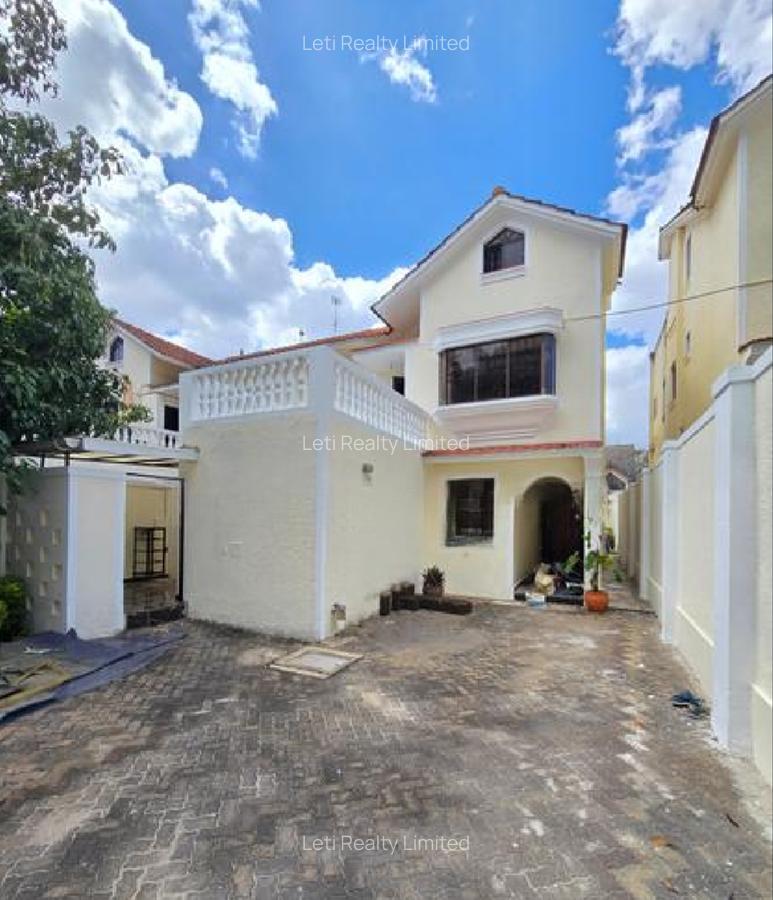 4 Bed Townhouse with En Suite in Lavington - 1