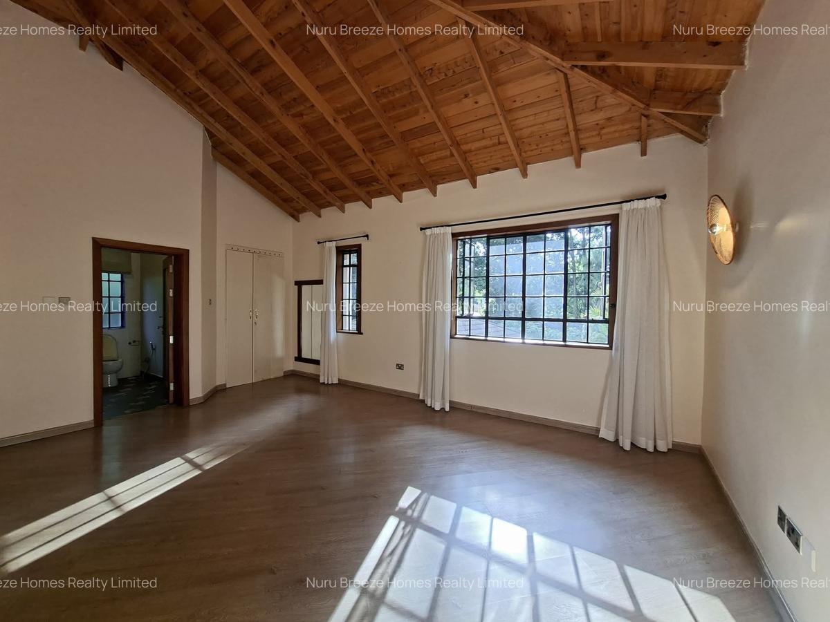 2 Bed Townhouse with En Suite in Lake View - 13