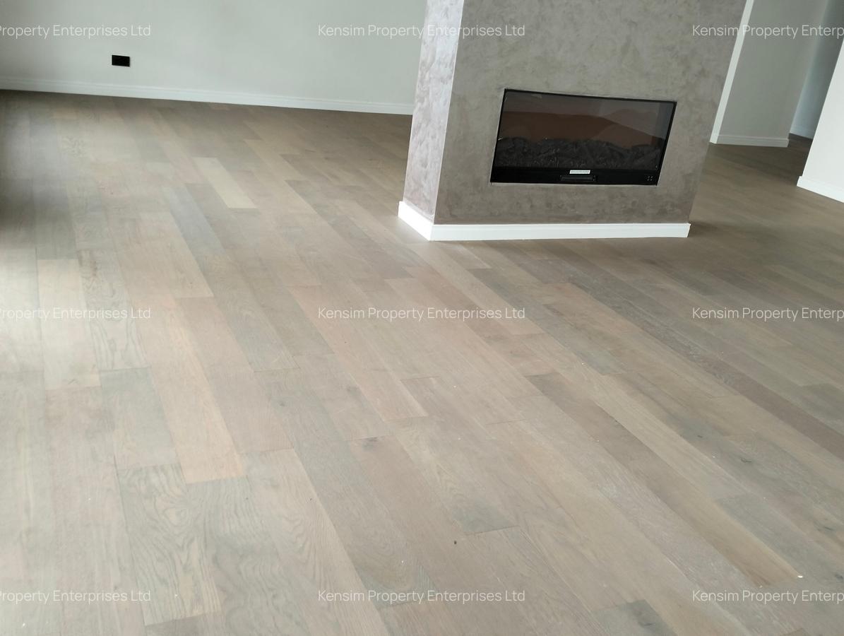 5 Bed Townhouse with En Suite in Lavington - 9