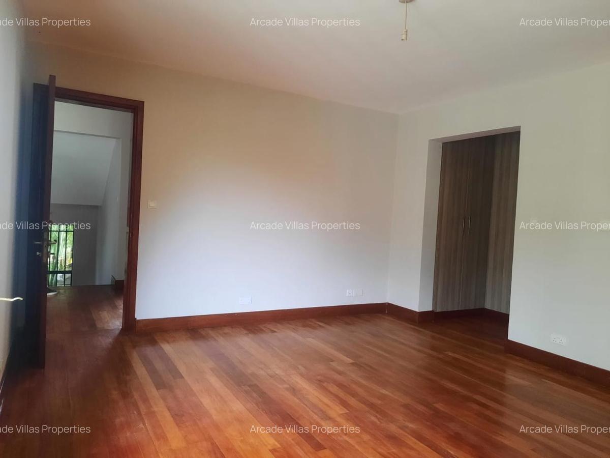 5 Bed Townhouse with En Suite in Lavington - 5