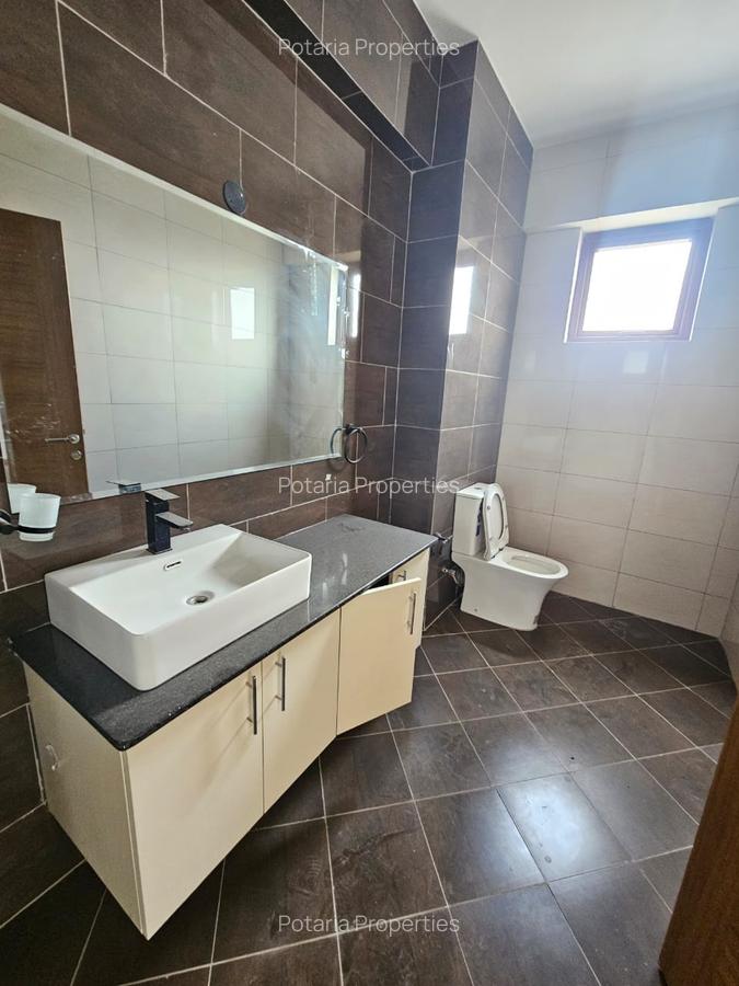 3 Bed Apartment with En Suite in Westlands Area - 10