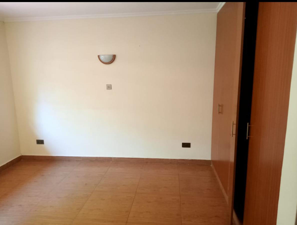 4 Bed House with En Suite at Old Runda - 7