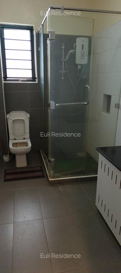 Furnished 2 Bed Apartment with En Suite at Rhapta Rd - 12