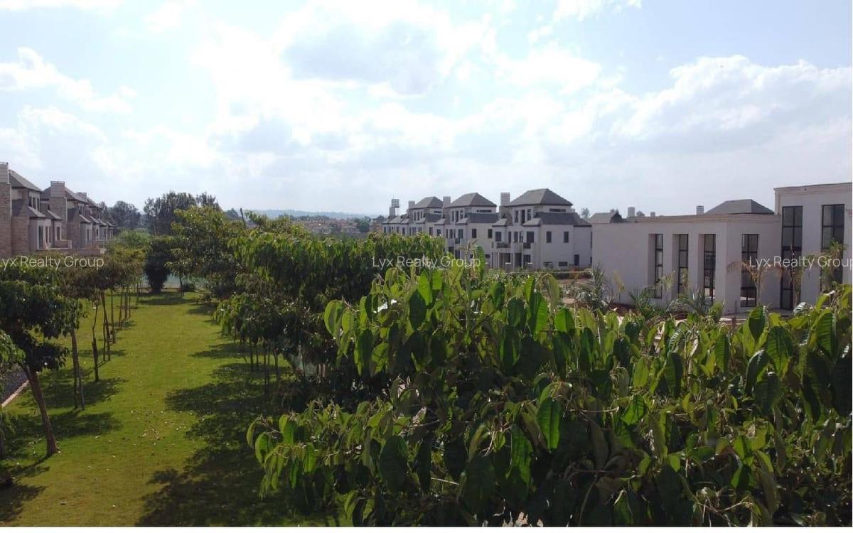 5 Bed Villa with En Suite in Runda - 16