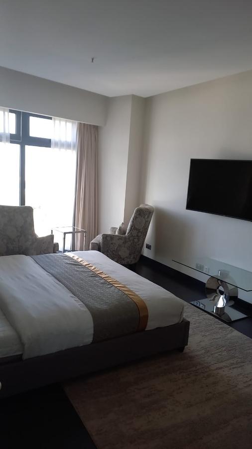 Serviced 2 Bed Apartment with En Suite in Westlands Area - 11