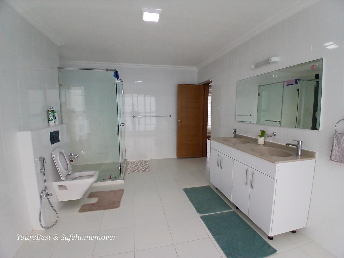 5 Bed Townhouse with En Suite at Mombasa Road - 4