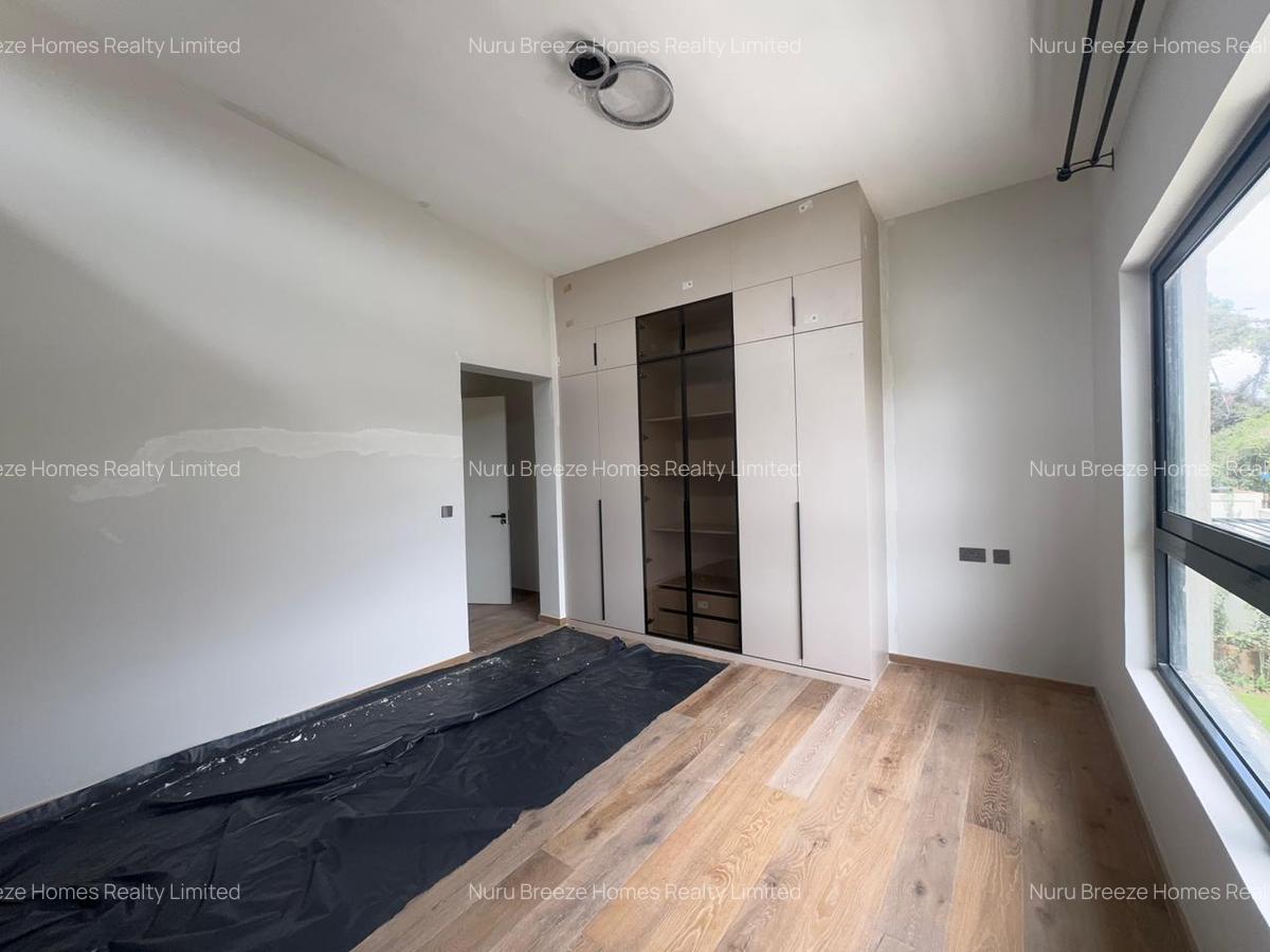 5 Bed Townhouse with En Suite in Runda - 16