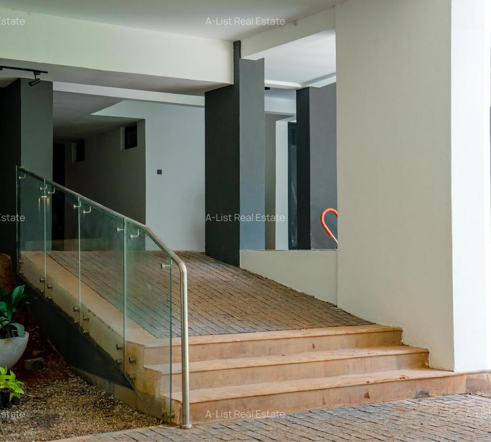 2 Bed Apartment with En Suite at Peponi Road - 9