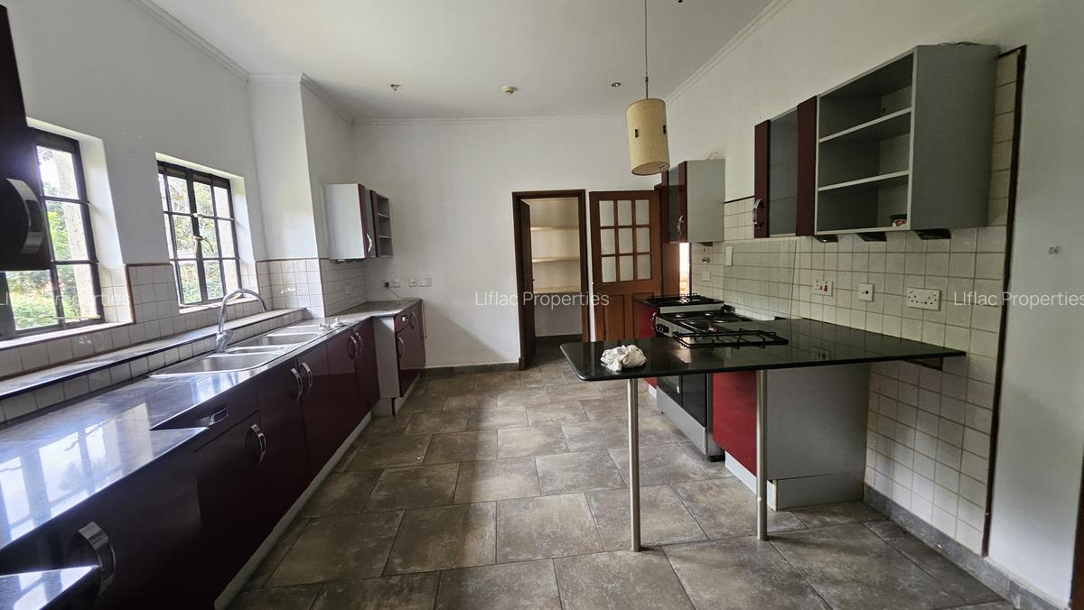 5 Bed House with En Suite in Runda - 7