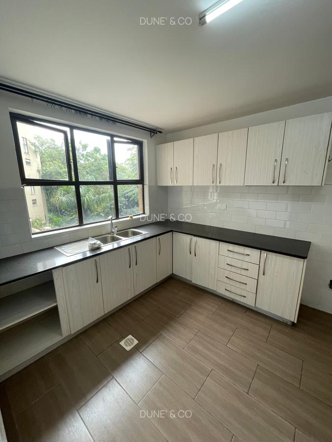 2 Bed Apartment with En Suite in Riverside - 7