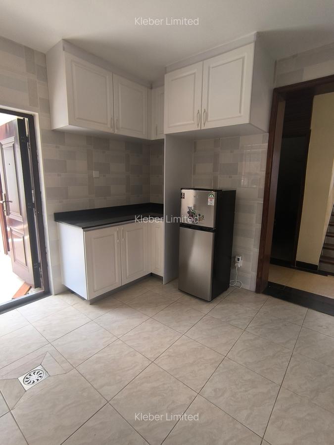 5 Bed Villa with En Suite in Lavington - 9