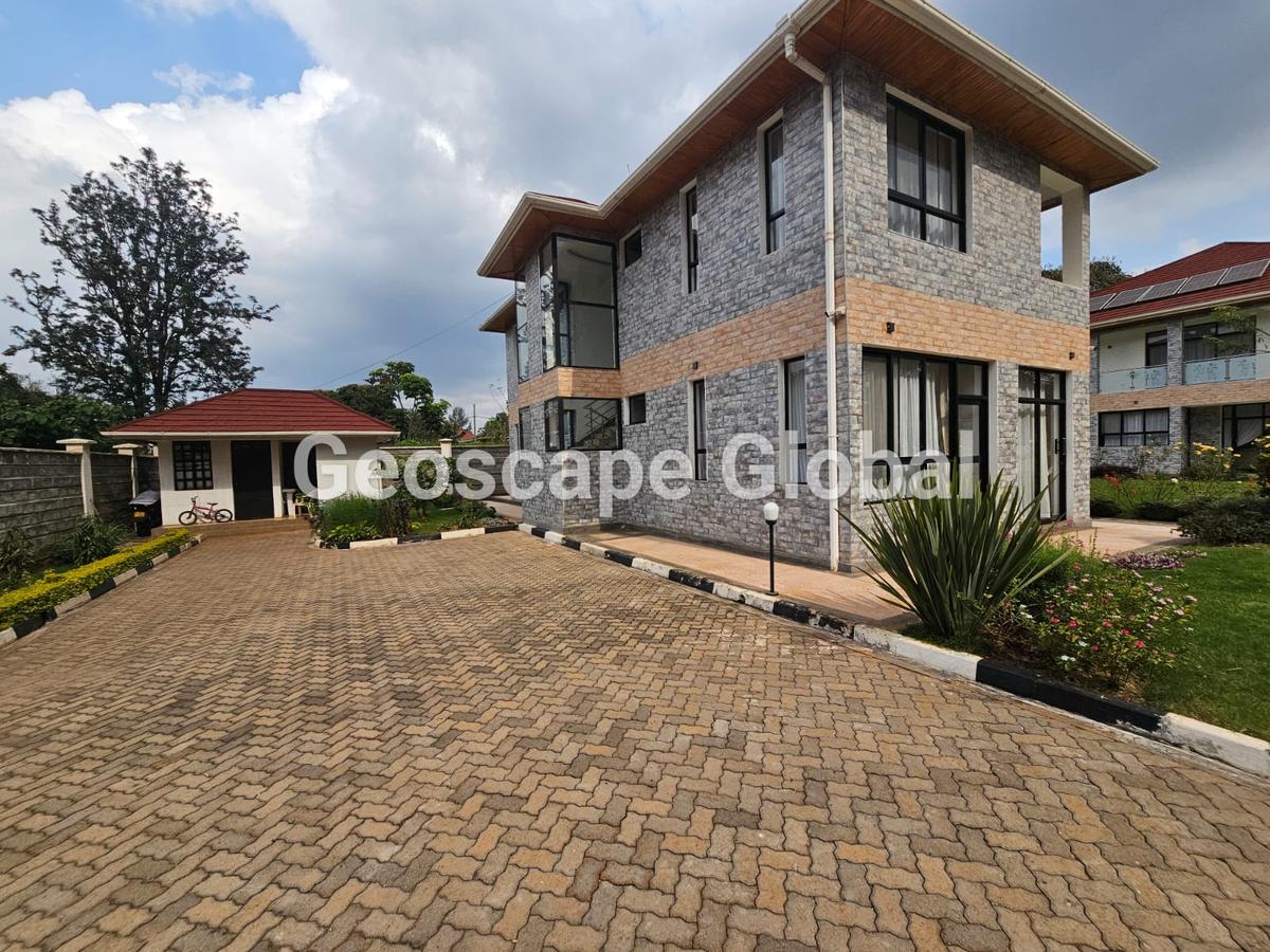 3 bed house with en suite in nyari