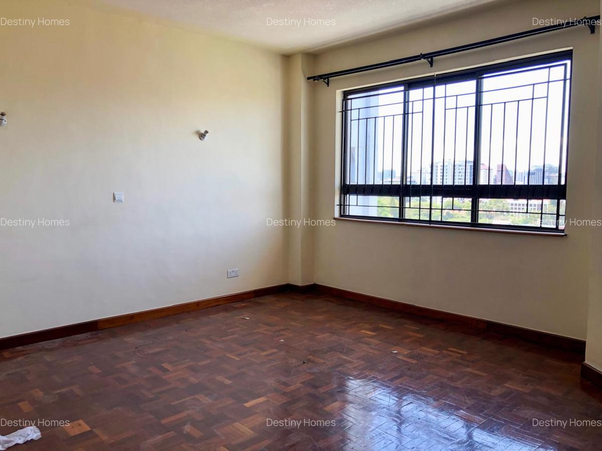 3 Bed Apartment with En Suite in Kilimani - 10