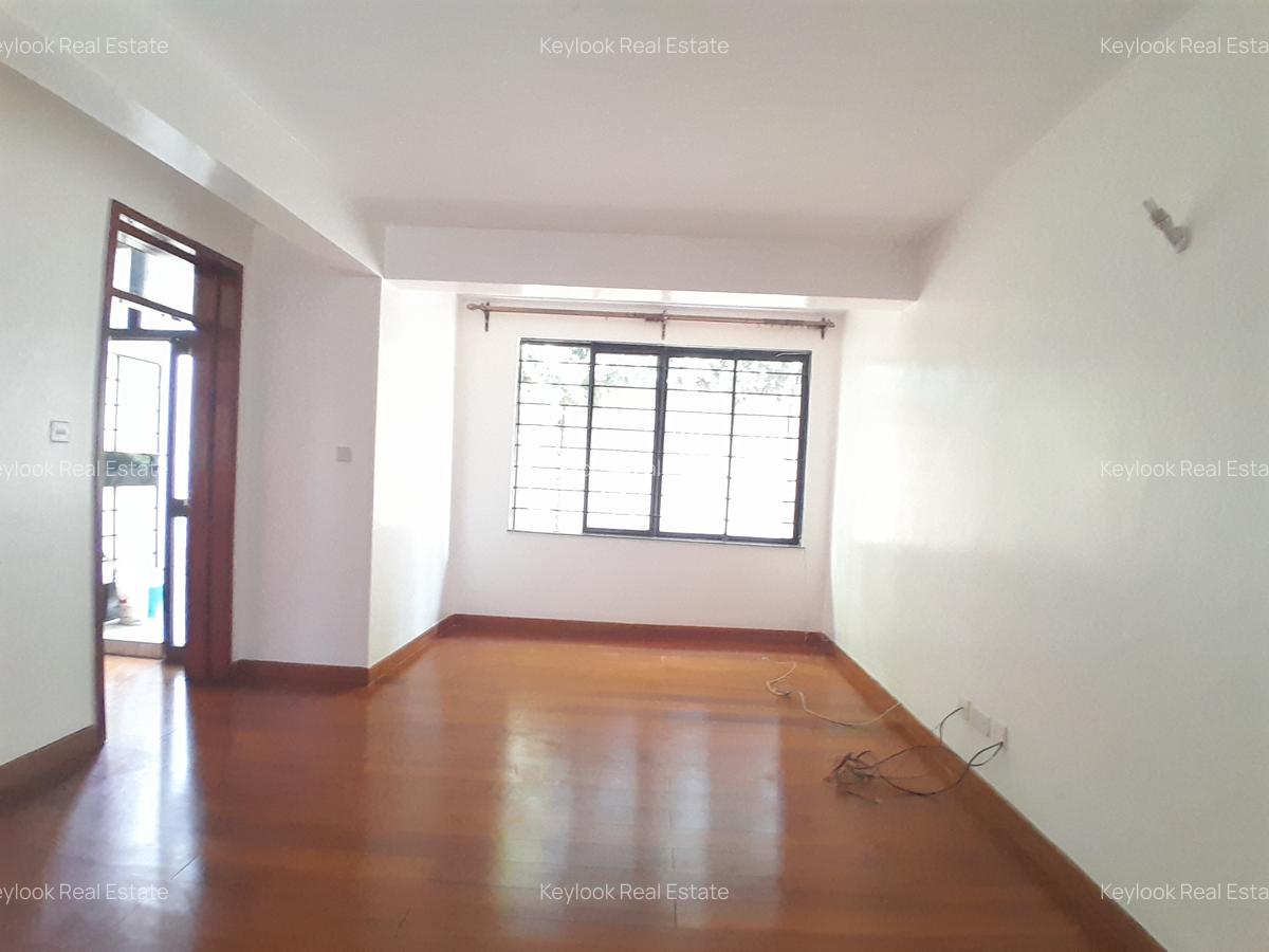 5 Bed Townhouse with En Suite at Lavington - 12