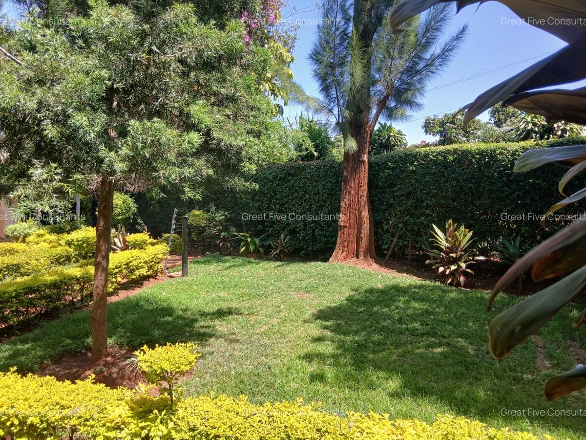 5 Bed Villa with En Suite in Nyari - 2