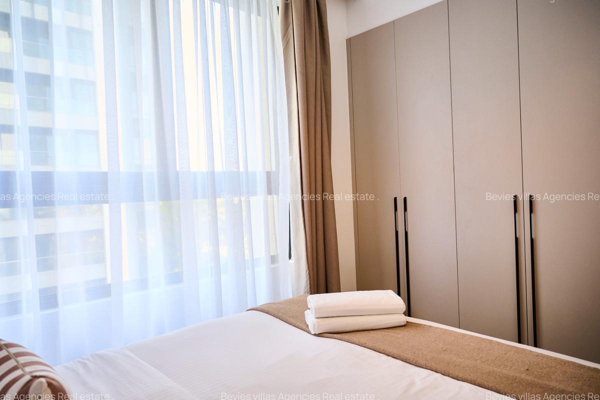 Serviced 3 Bed Apartment with En Suite at Riverside - 14