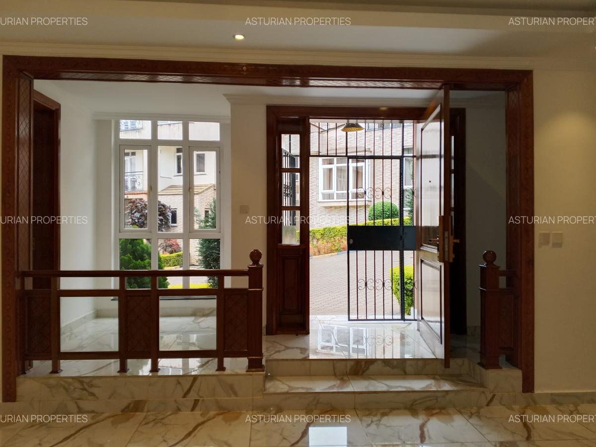 4 Bed Townhouse with En Suite in Lavington - 9