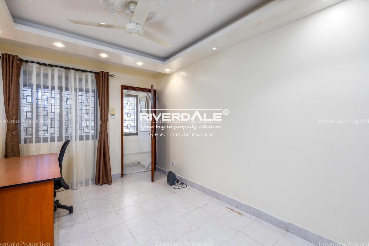 Furnished 3 Bed Apartment with En Suite in Parklands - 11