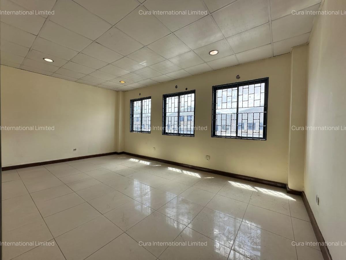 9,000 ft² Warehouse in Syokimau - 15