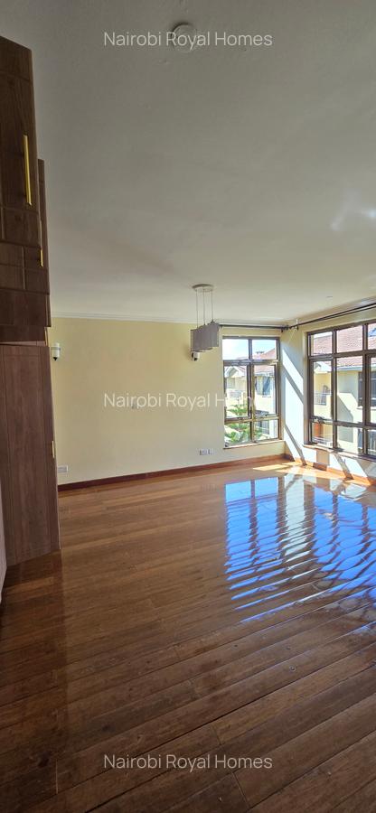 6 Bed Townhouse with En Suite at Lavington Green - 11