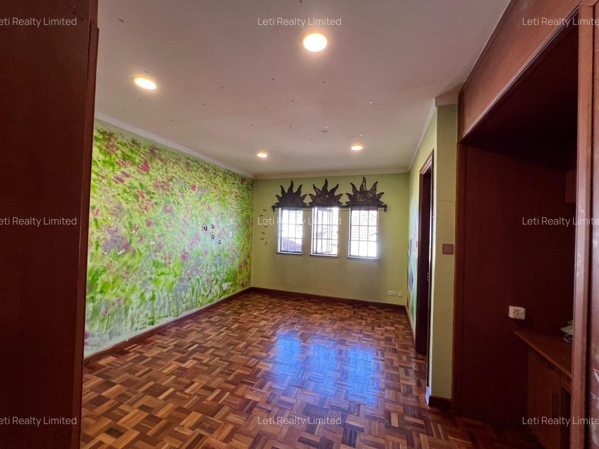 4 Bed Townhouse with En Suite in Westlands Area - 6