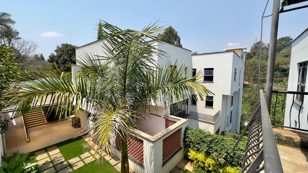 7 Bed House with En Suite at Nyari - 5