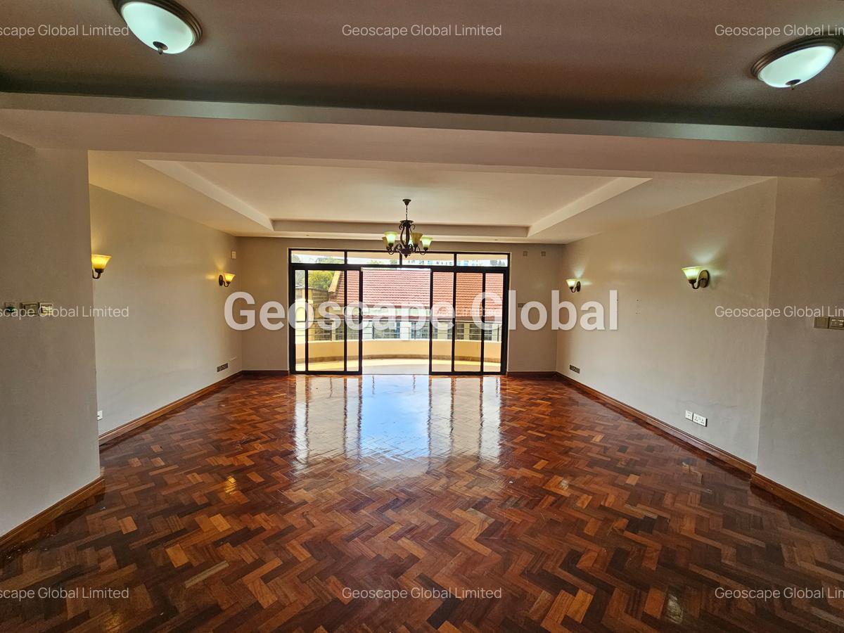 4 Bed Apartment with En Suite in Riverside - 16