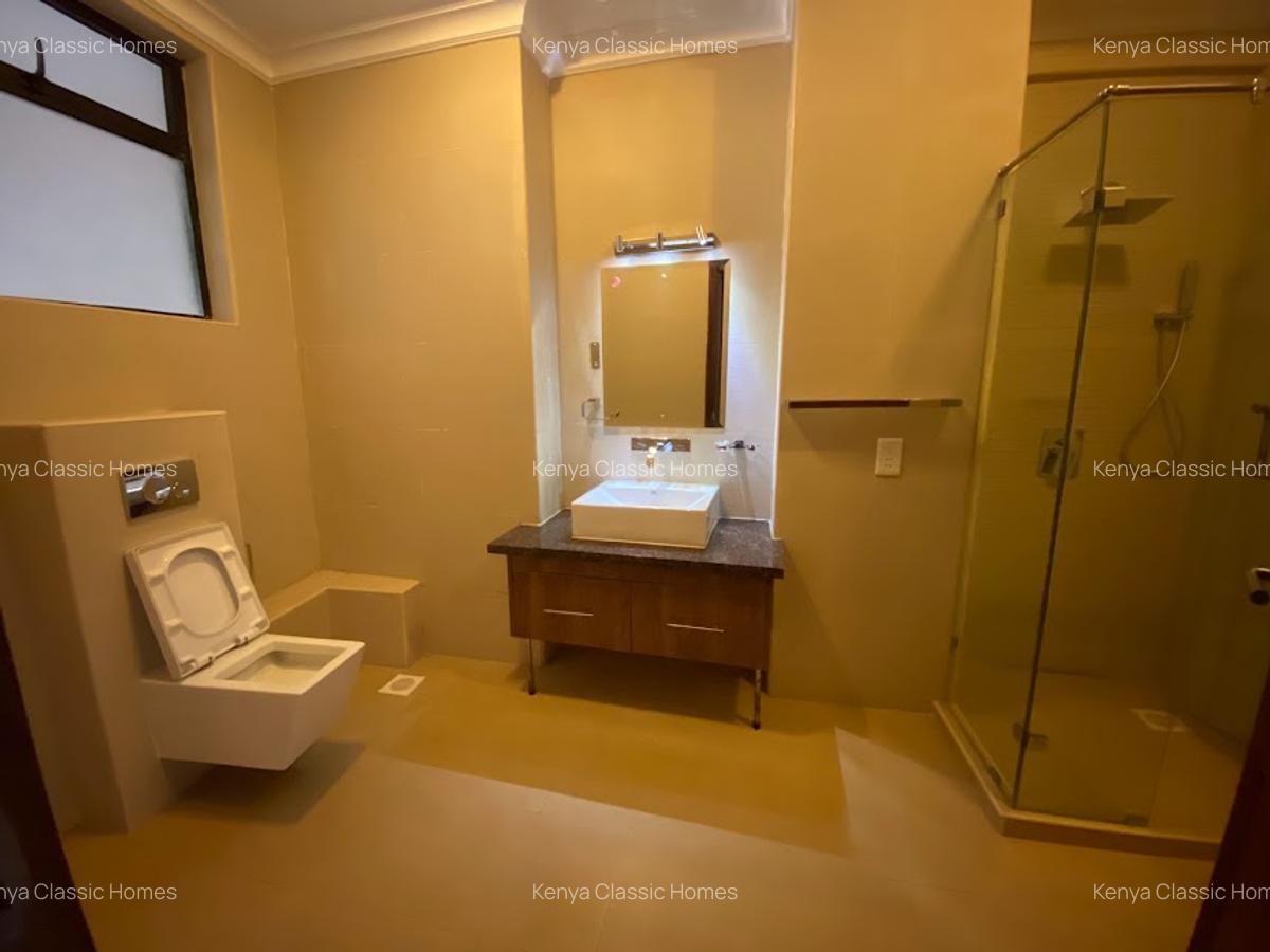 3 Bed Apartment with En Suite at Riverside - 3