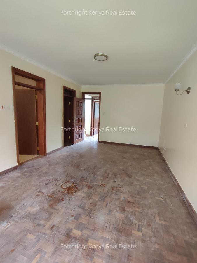 5 Bed House with En Suite at Hardy - 10