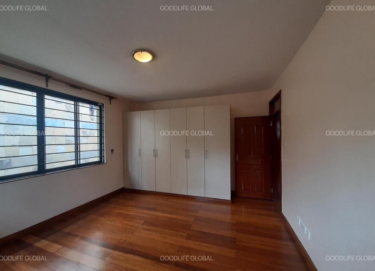 5 Bed Villa with En Suite at Lavington - 14