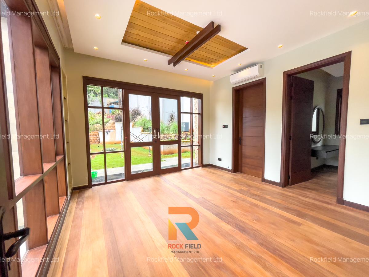 4 Bed House with En Suite in Runda - 11