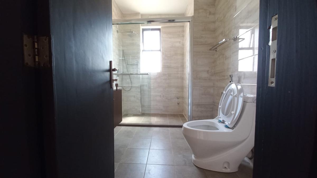 4 Bed Apartment with En Suite in General Mathenge - 9