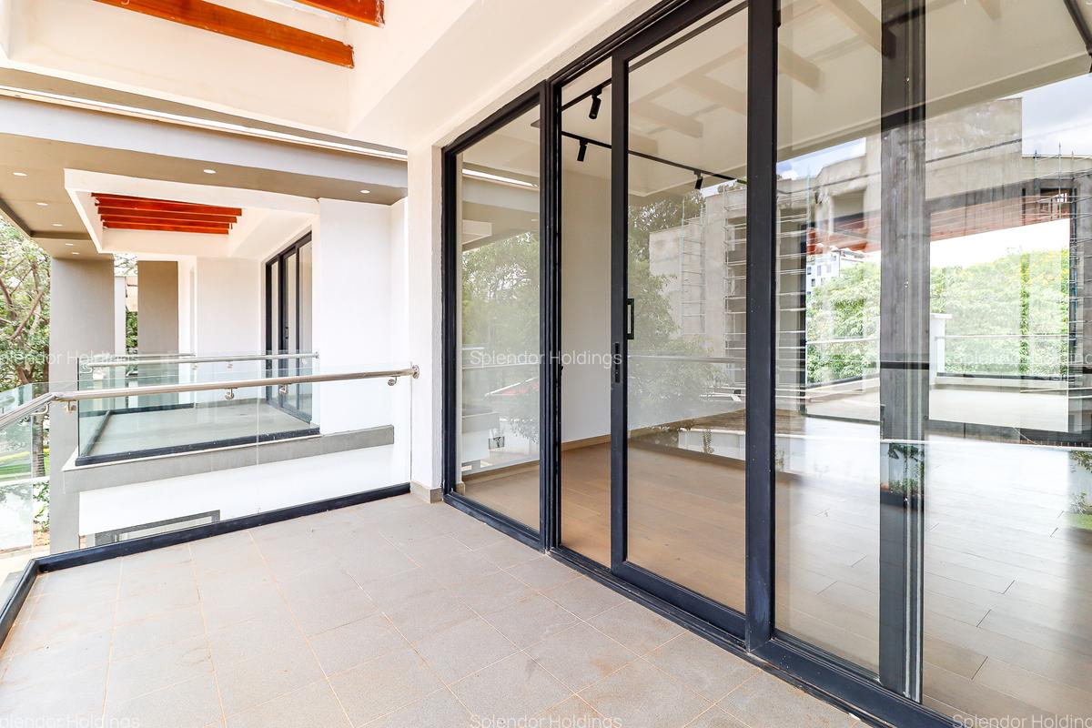 4 Bed Townhouse with En Suite in Lavington - 13