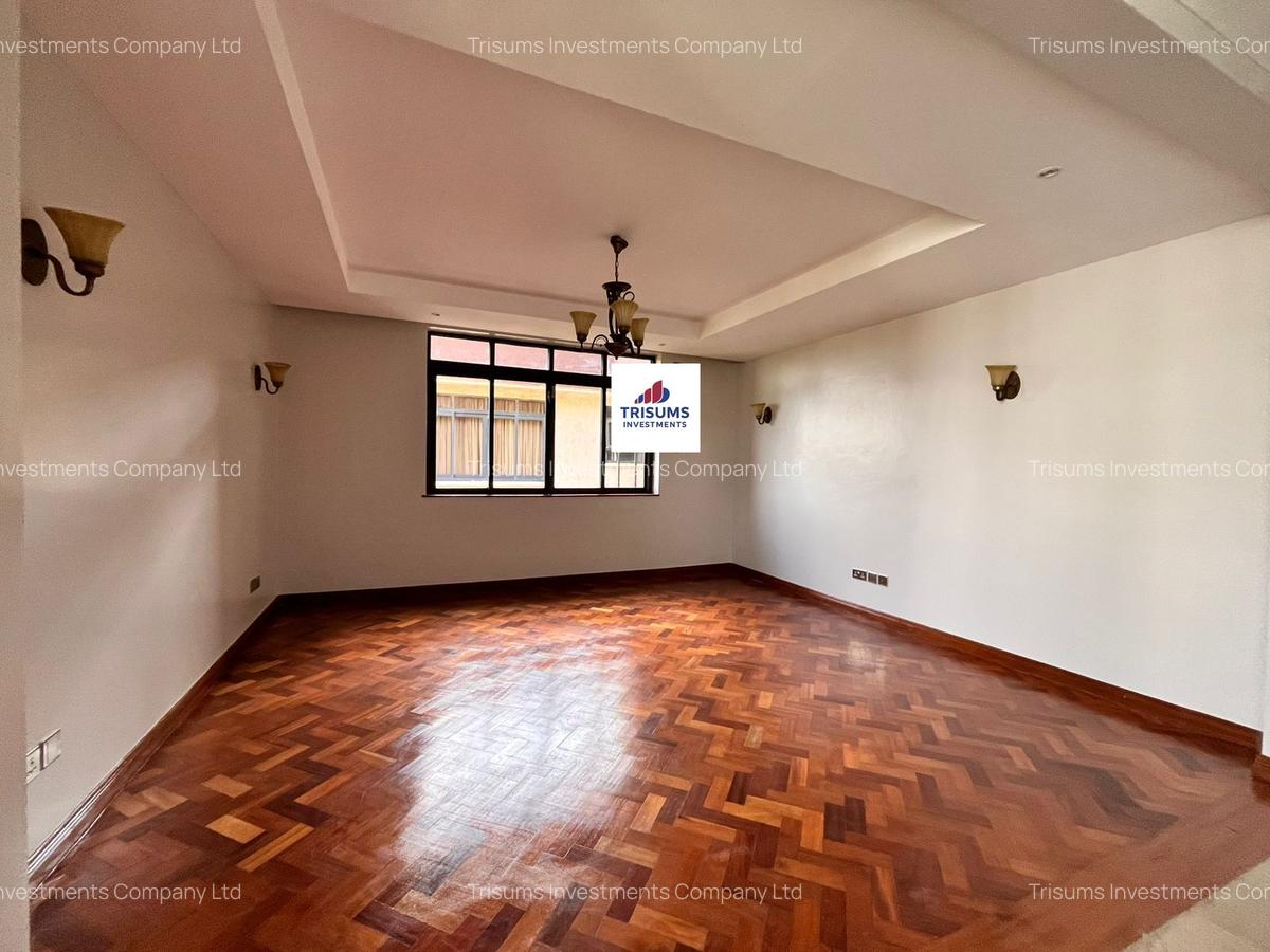 4 Bed Apartment with En Suite in Riverside - 2