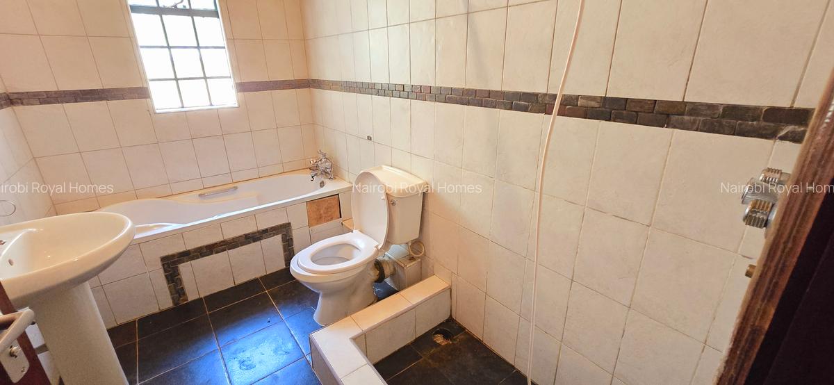 6 Bed Townhouse with En Suite at Kabasiran Avenue - 18