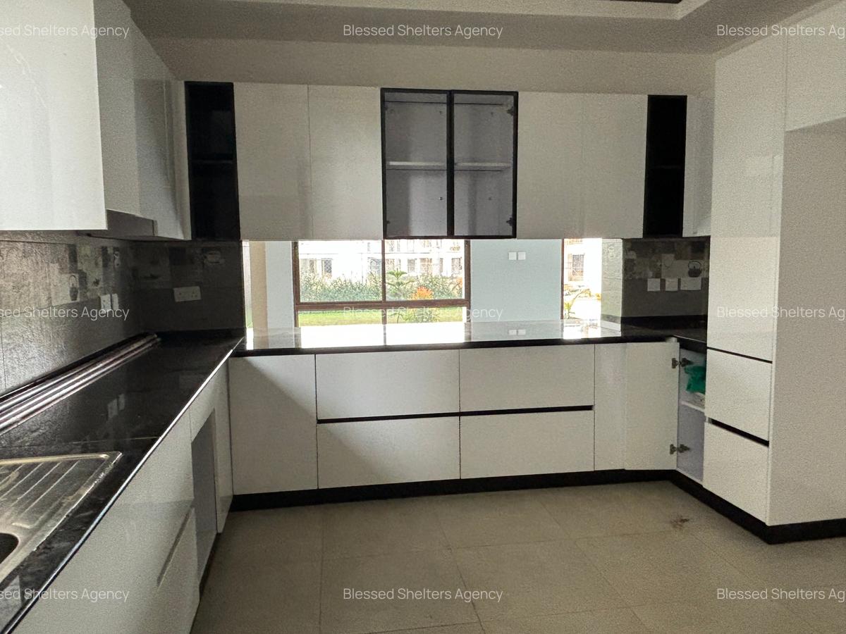 4 Bed Villa with En Suite in Kiambu Road - 5