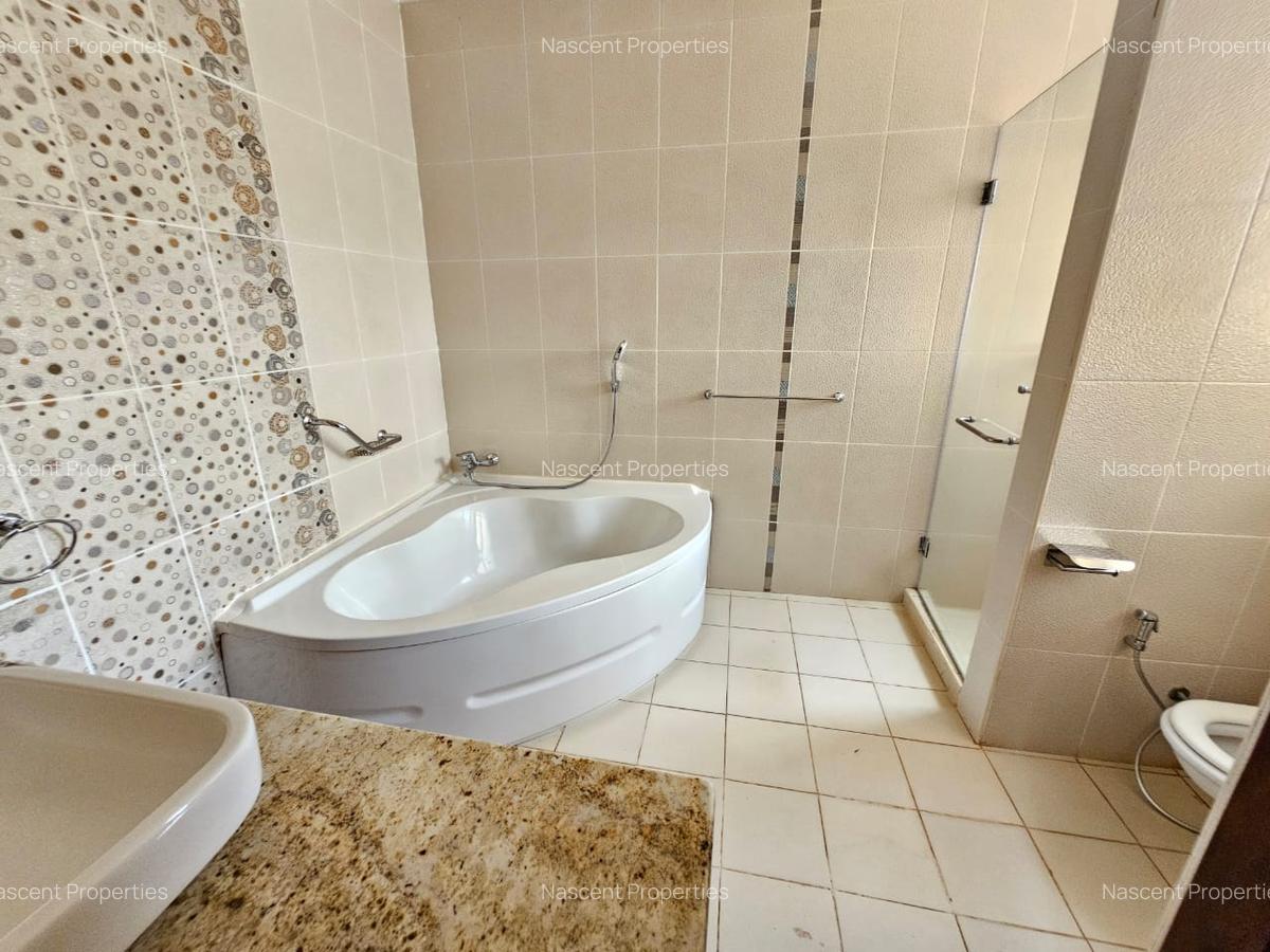 4 Bed Townhouse with En Suite in Kyuna - 6