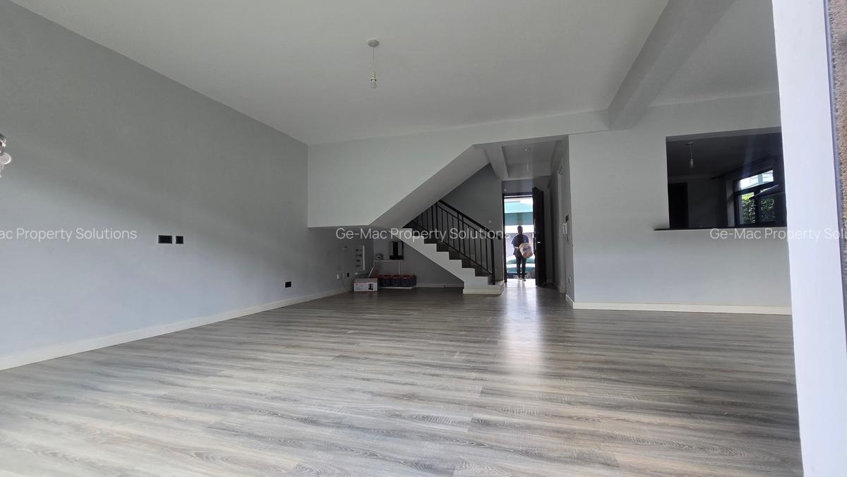 4 Bed Townhouse with En Suite at Paradise Lost Road - 8