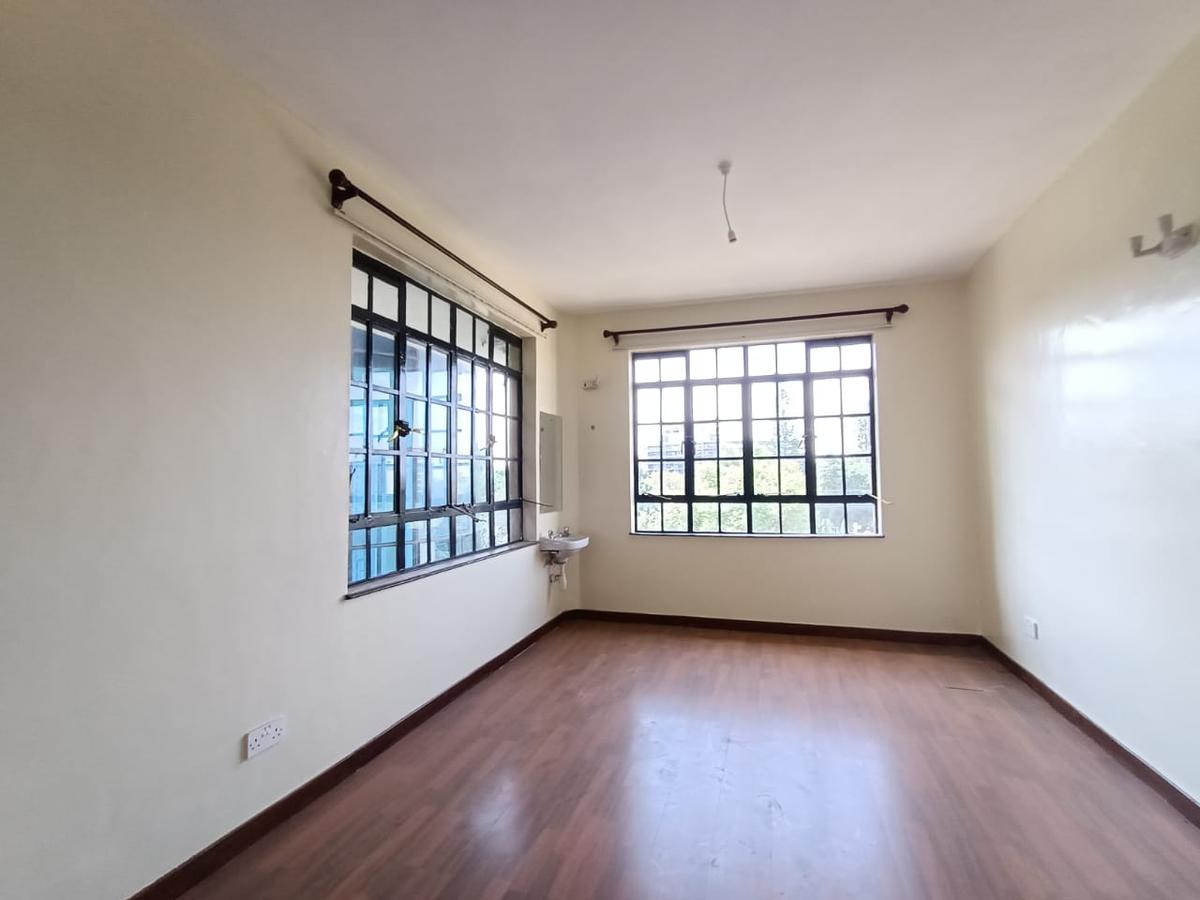 3 Bed Apartment with En Suite at Mandera Road - 10