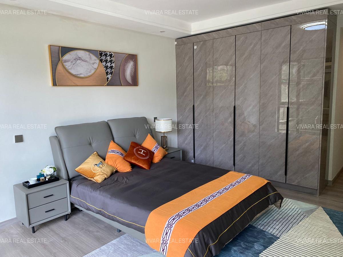 3 Bed Apartment with Swimming Pool in Riverside - 5