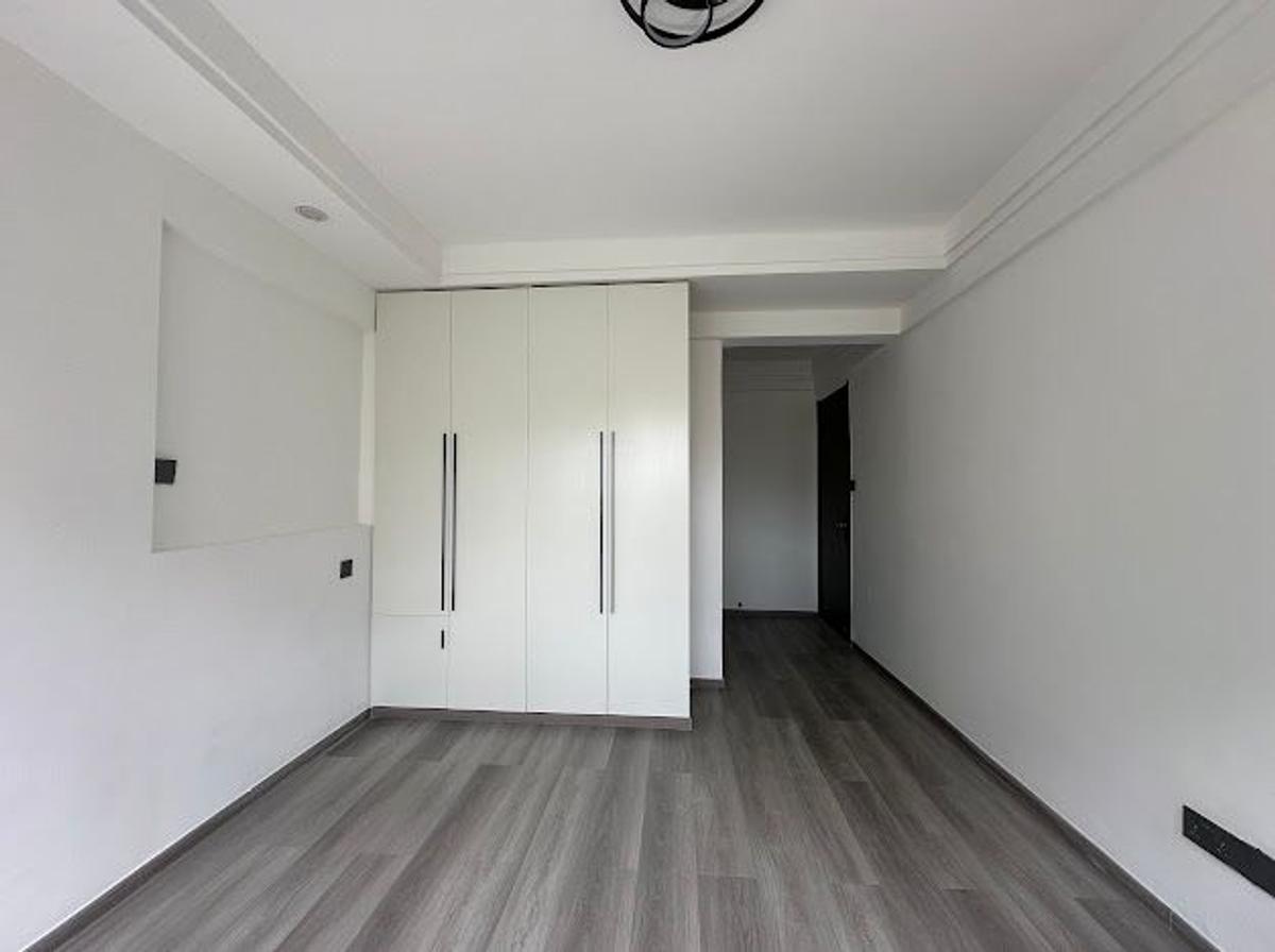 Serviced 3 Bed Apartment with En Suite at Argwings Kodhek Road - 8