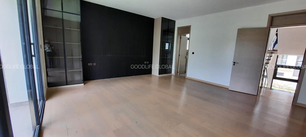 4 Bed Villa with En Suite in Lavington - 13